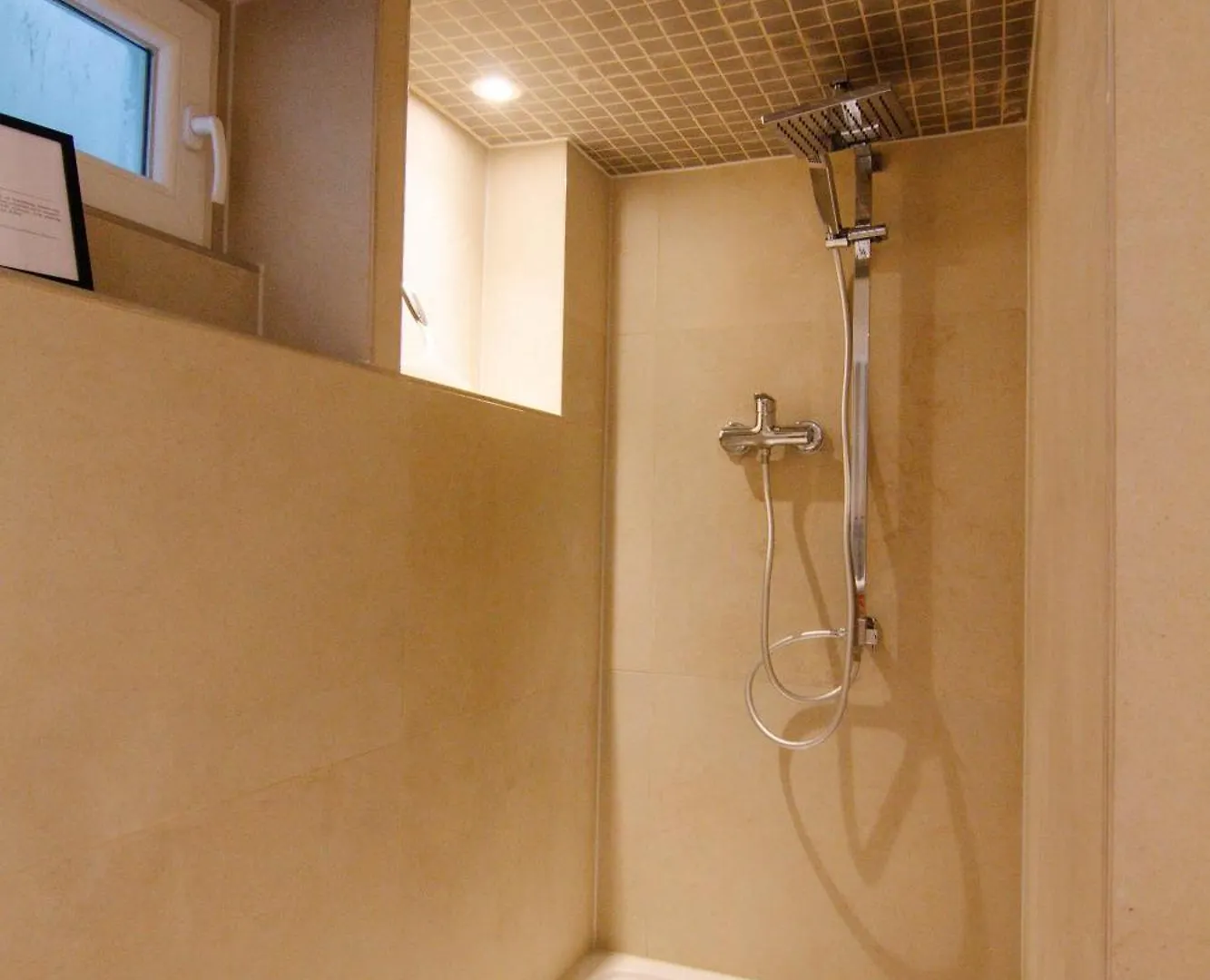 Guest house Comfort Hub - Homestay - 3 Gaestezimmer Im Eigentumshaus Cologne