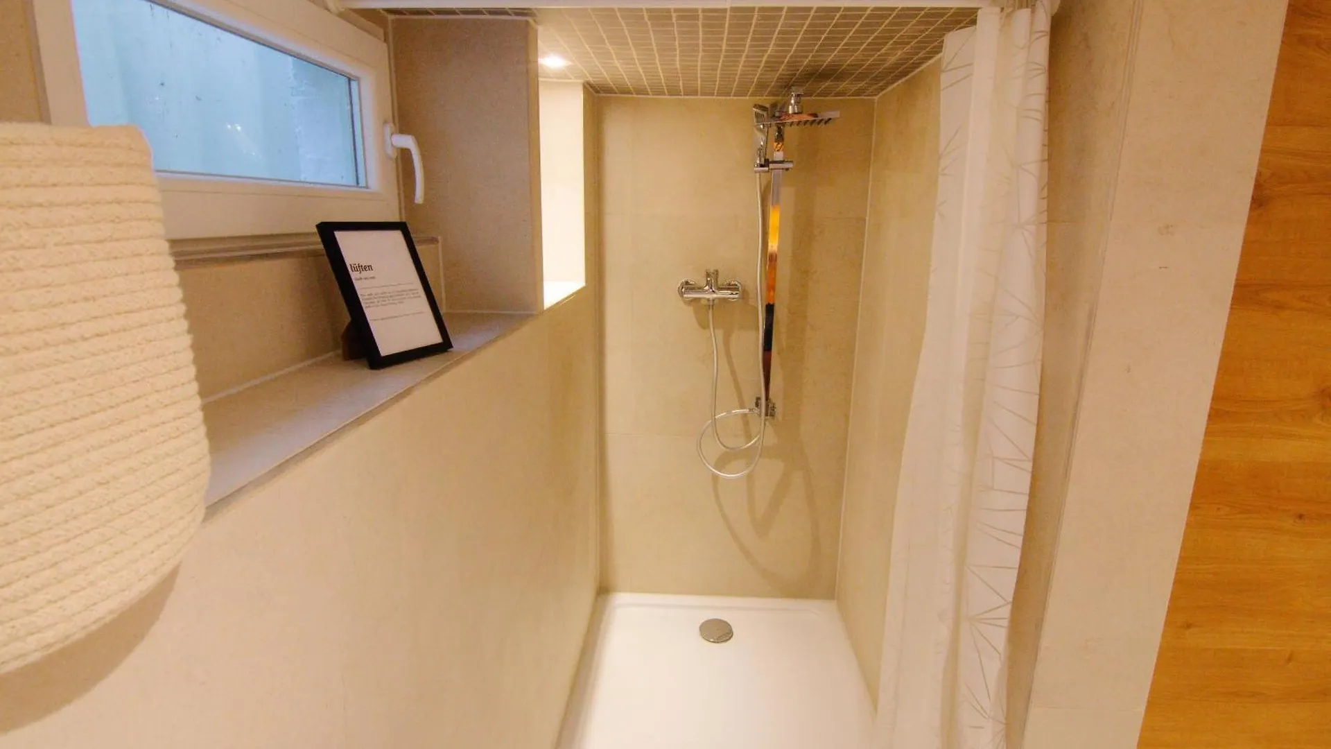Comfort Hub - Homestay - 3 Gaestezimmer Im Eigentumshaus Cologne Guest house