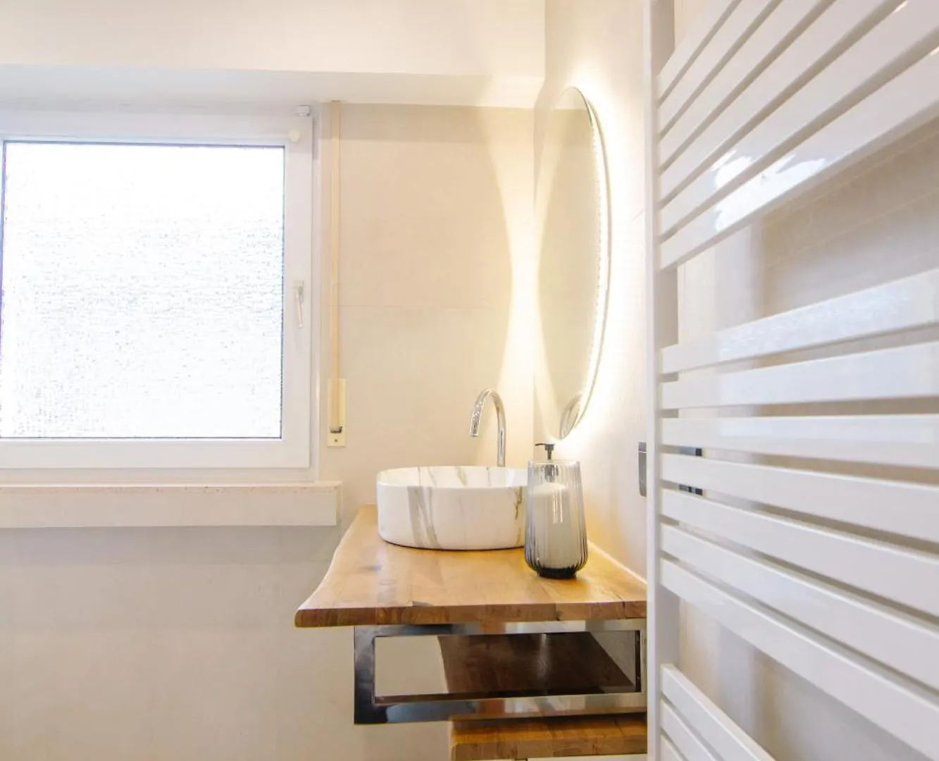 Guest house Comfort Hub - Homestay - 3 Gaestezimmer Im Eigentumshaus Cologne Germany