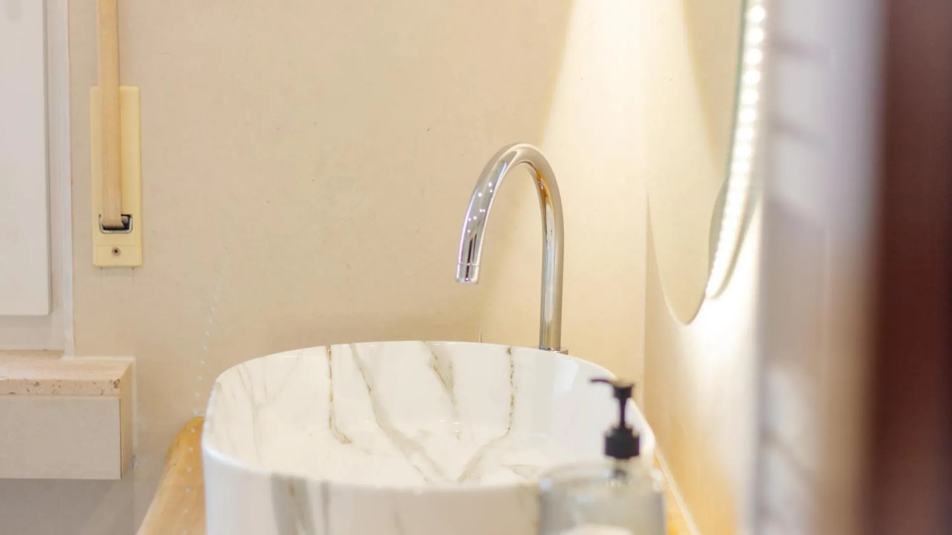 Guest house Comfort Hub - Homestay - 3 Gaestezimmer Im Eigentumshaus Cologne Germany