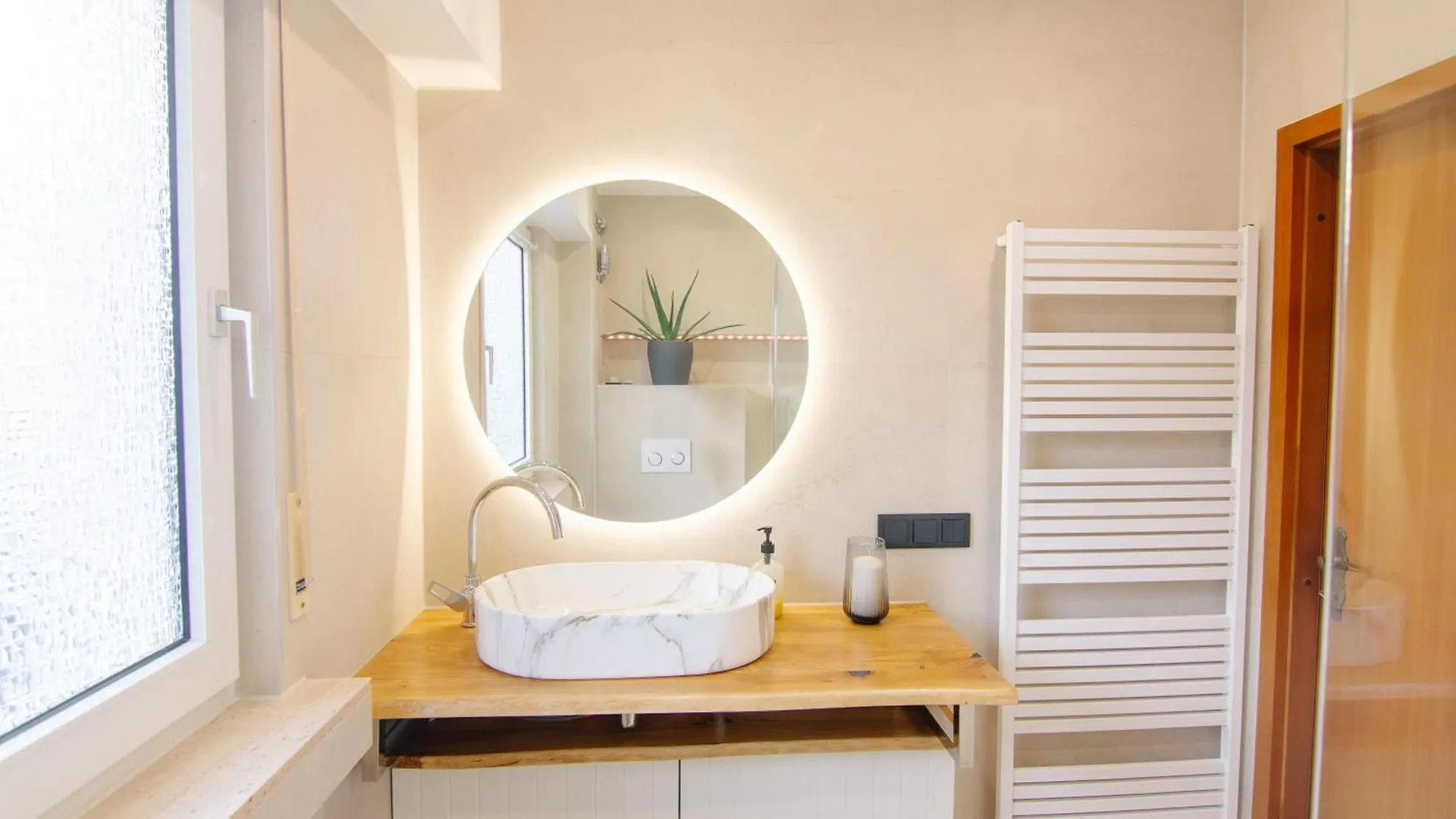 Comfort Hub - Homestay - 3 Gaestezimmer Im Eigentumshaus Cologne Guest house