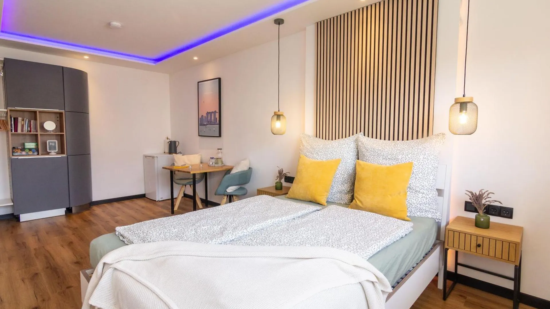 Comfort Hub - Homestay - 3 Gaestezimmer Im Eigentumshaus Cologne 0*,