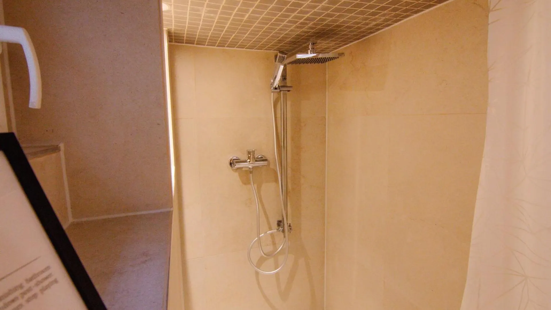 Comfort Hub - Homestay - 3 Gaestezimmer Im Eigentumshaus Cologne Germany